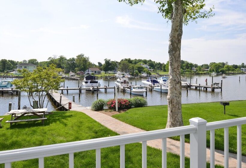 غرفة ديلوكس مزودة بشرفة, Anchored Inn At Hidden Harbor