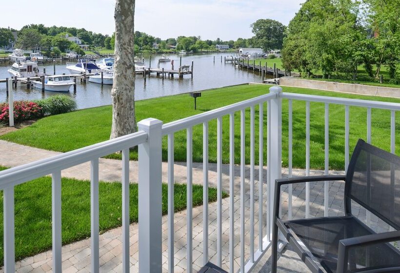 غرفة ديلوكس مزودة بشرفة, Anchored Inn At Hidden Harbor