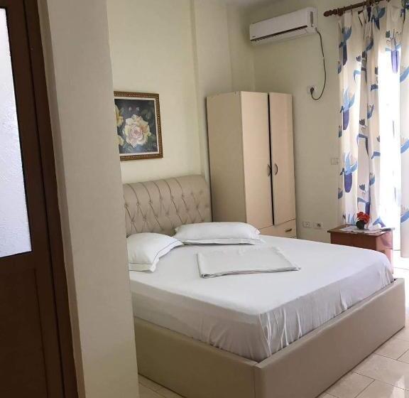 חדר משפחתי, Casa Del Mare