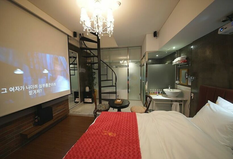 Люкс, February Hotel Apsan
