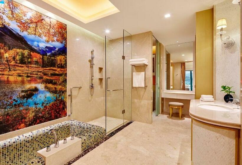 Номер Deluxe Кровать Кинг, Four Points By Sheraton Heyuan Resort
