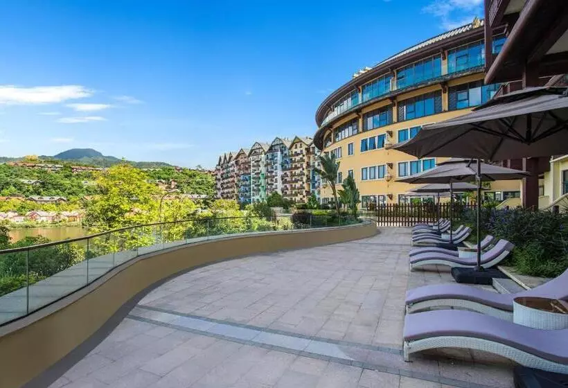 レイクビューデラックスルーム, Four Points By Sheraton Heyuan Resort