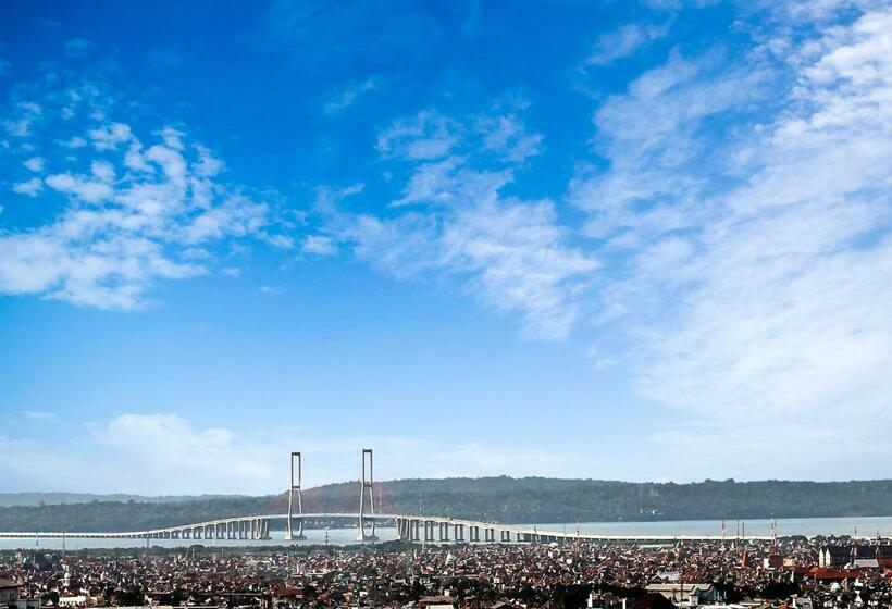 스탠다드 룸 킹사이즈 침대, Four Points By Sheraton Surabaya, Tunjungan Plaza