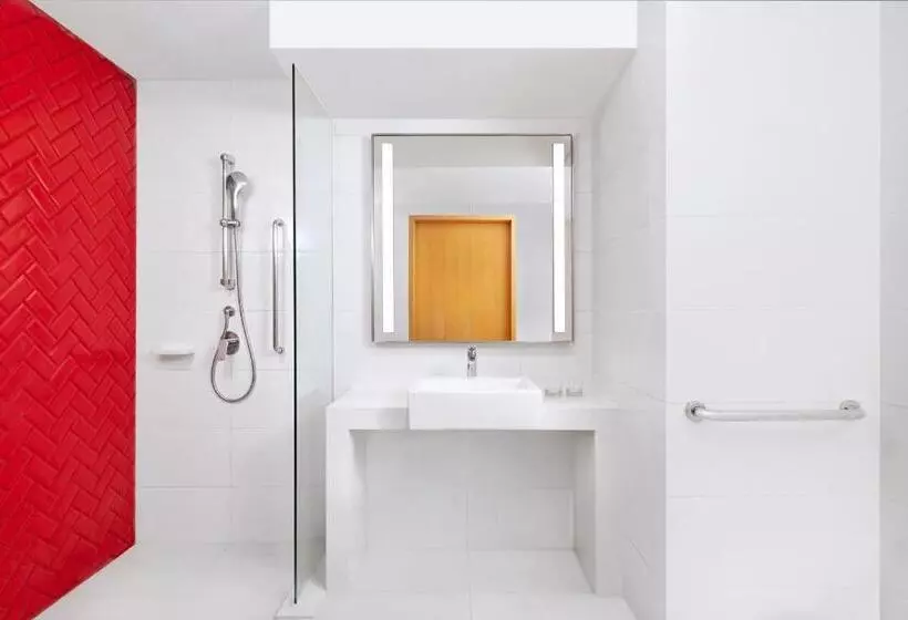 キングサイズベッドのデラックスルーム, Four Points By Sheraton Surabaya, Tunjungan Plaza