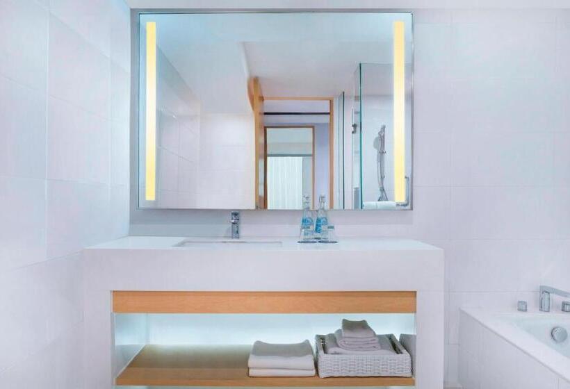 프리미엄 스위트, Four Points By Sheraton Surabaya, Tunjungan Plaza