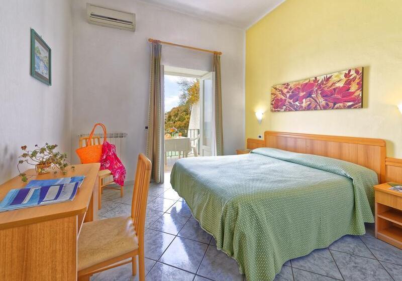 프리미엄 스위트, Four Points By Sheraton Surabaya, Tunjungan Plaza