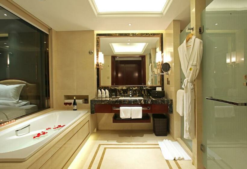 Номер Deluxe, Haili New Century Grand Hotel Haiyan