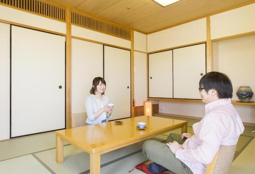 Номер Deluxe, Hiroshima Sunplaza