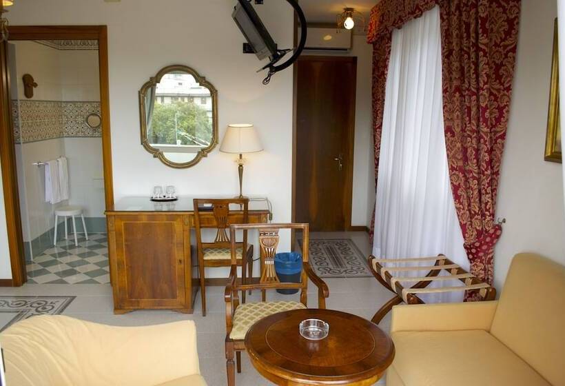 皇家房间, Miramare