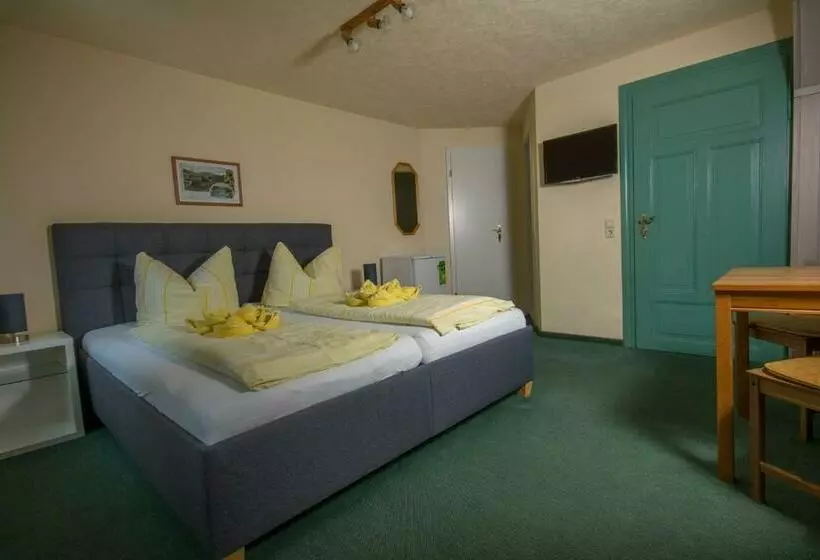 Standard Kolmen Hengen Huone, Pension Immergrün