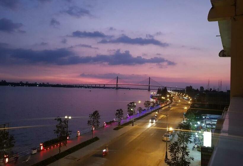 اتاق استاندارد چهار تخته, Rang Dong