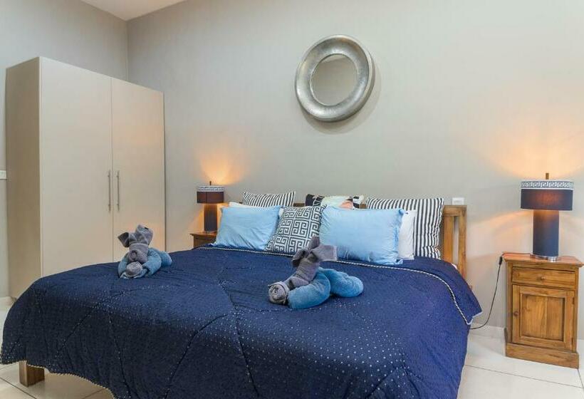 Deluxe Suite King Bed, Villa Costa Plenty