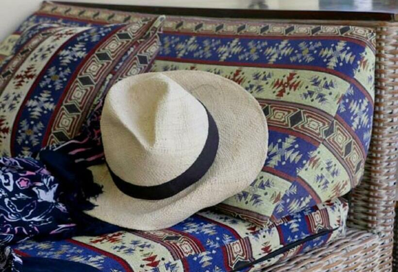 Deluxe Suite King Bed, Villa Costa Plenty