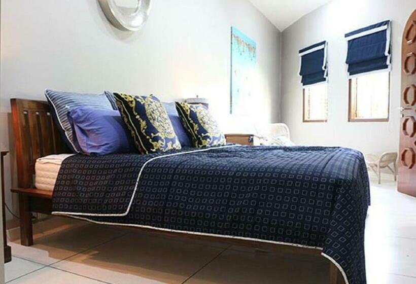 Deluxe Suite King Bed, Villa Costa Plenty