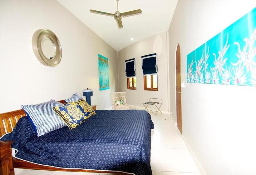 Deluxe Suite King Bed, Villa Costa Plenty