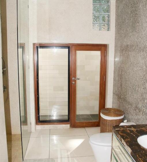 Delüks Stüdyo, Villa Costa Plenty