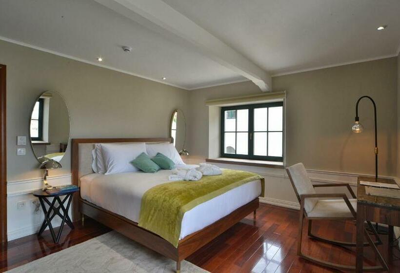 سوییت لوکس, Brown Beach House & Spa