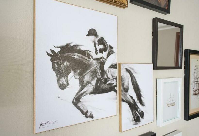 سوییت خانوادگی, Brown Beach House & Spa