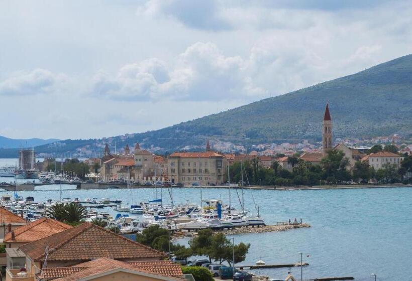 سوئیت پرزیدنت, Brown Beach House & Spa