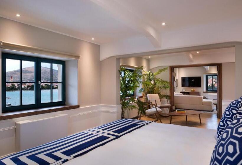 سوئیت پرزیدنت, Brown Beach House & Spa