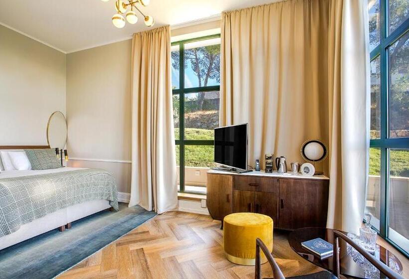 اتاق راحتی, Brown Beach House & Spa