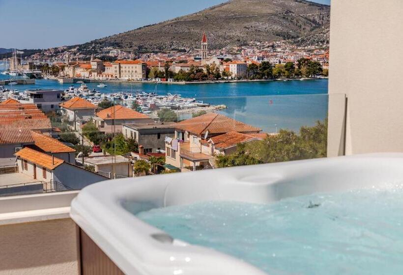 Номер Стандарт с Гидромассажем Вид на Море, Brown Beach House & Spa