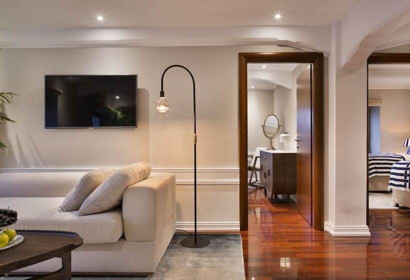 Люкс Повышенной Комфортности, Brown Beach House & Spa
