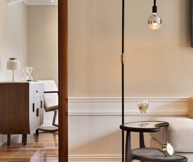 سوییت لوکس, Brown Beach House & Spa