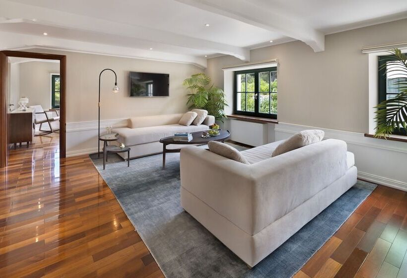 سوییت خانوادگی, Brown Beach House & Spa