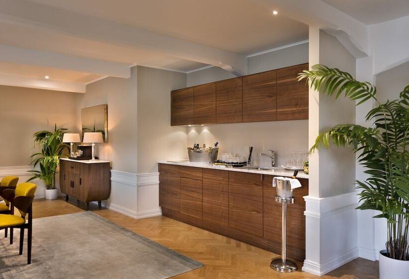 سوئیت پرزیدنت, Brown Beach House & Spa