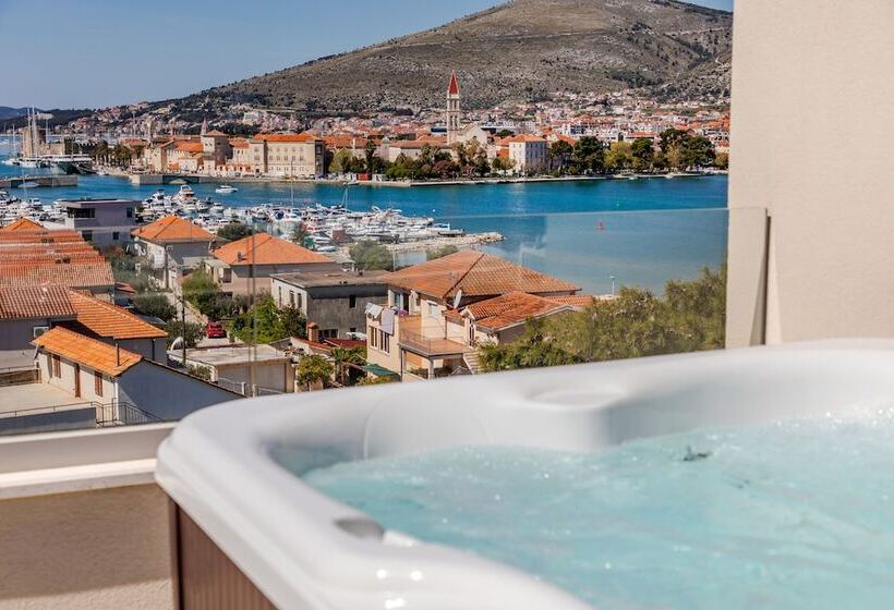 Номер Стандарт с Гидромассажем Вид на Море, Brown Beach House & Spa