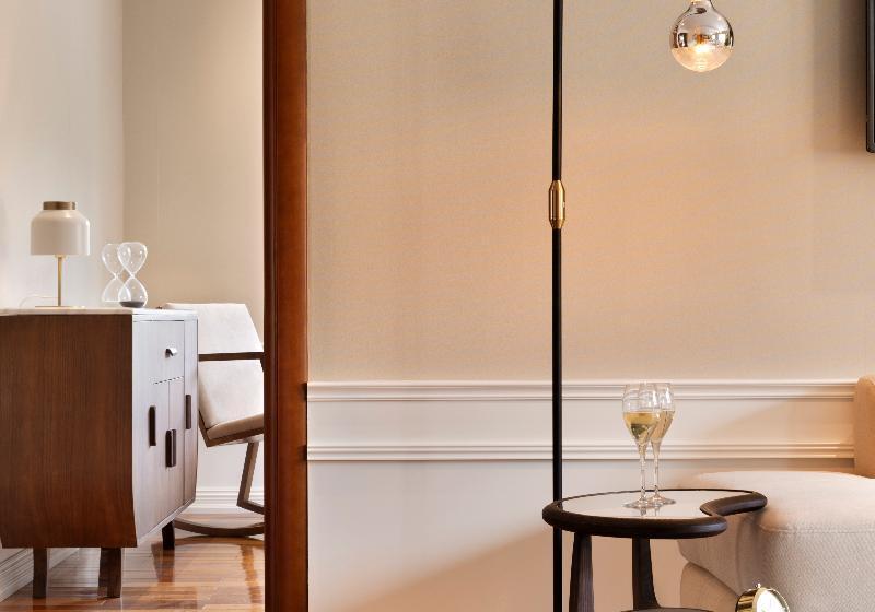 سوییت لوکس, Brown Beach House & Spa