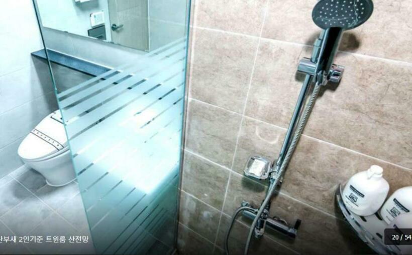 Habitació Triple Estàndard, The Stay Century