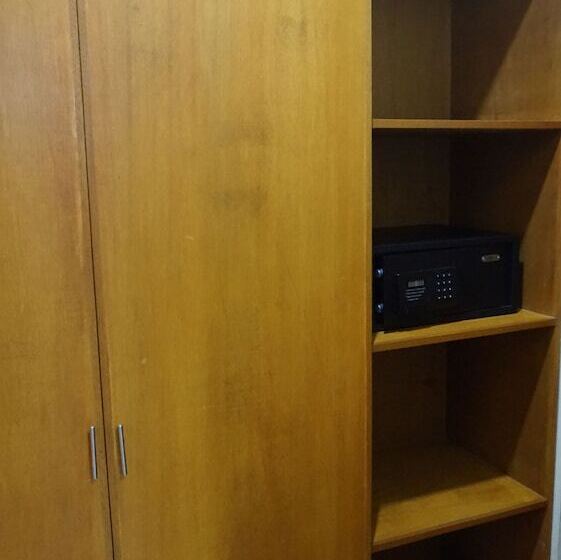 غرفة ديلوكس, Vanna