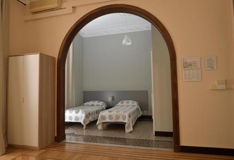 اتاق استاندارد چهار تخته, Check Inn Rooms Genova Centro