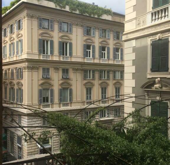 اتاق استاندارد سه نفره, Check Inn Rooms Genova Centro