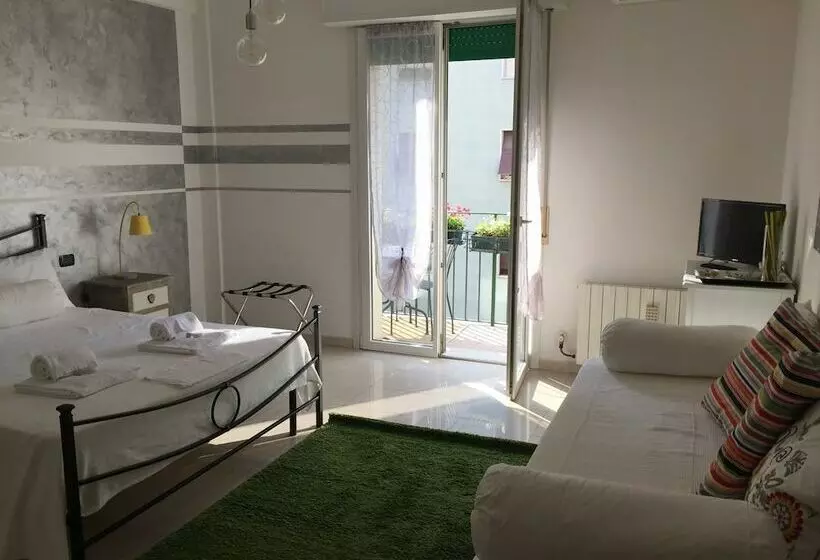 اتاق استاندارد با سرویس بهداشتی مشترک, Domus Mea  Adults Only