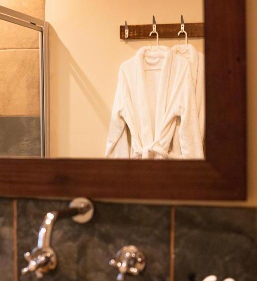 Appartement met 1 Slaapkamer en Uitzicht op het Zwembad, Khashamongo B & B