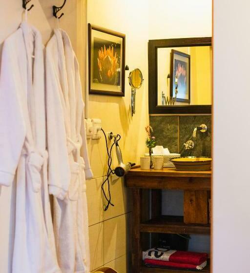 آپارتمان 1 خوابه با چشم‌انداز باغ, Khashamongo B & B