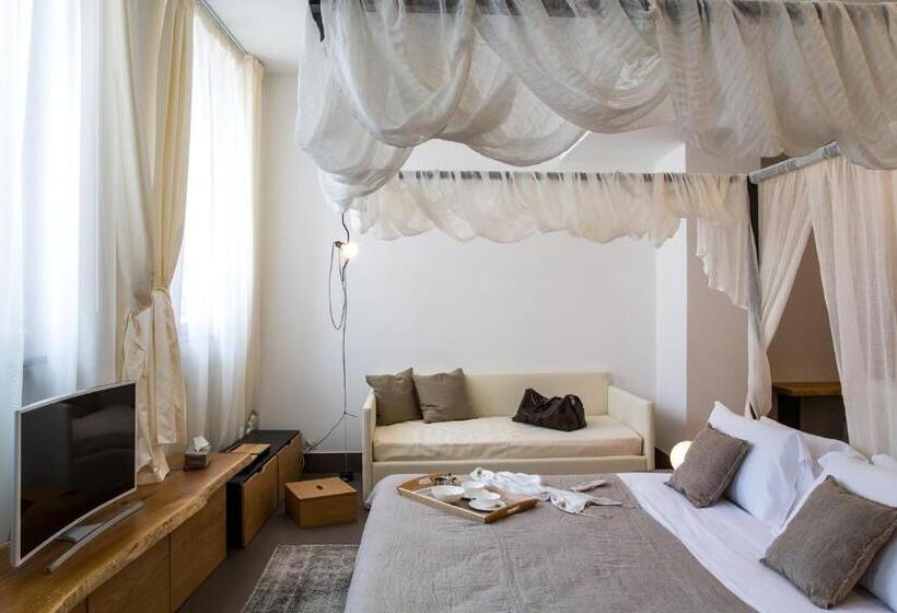 سوییت لوکس, Mercatovecchio Luxury Suites