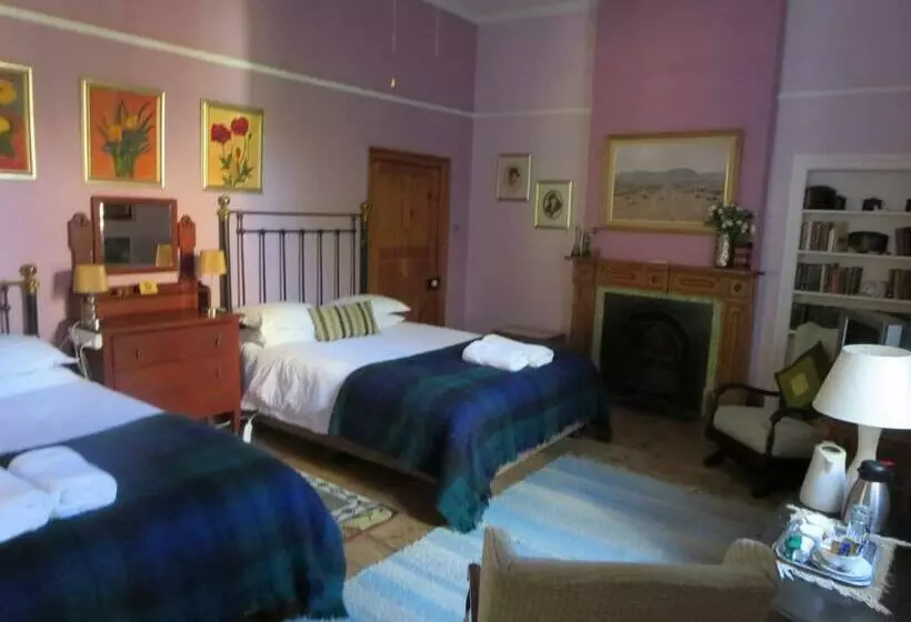 Classic Kolmen Hengen Huone, Villa Reinet Guest House