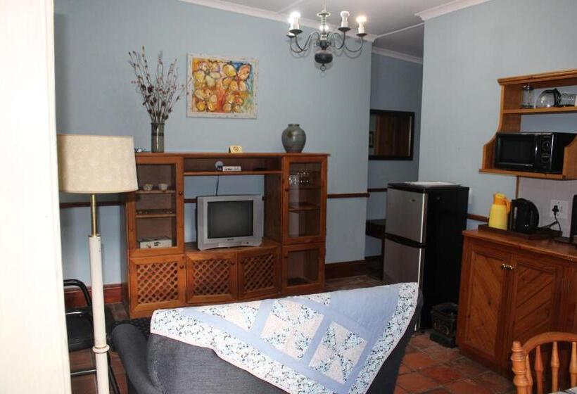 בקתת חדר, Villa Reinet Guest House