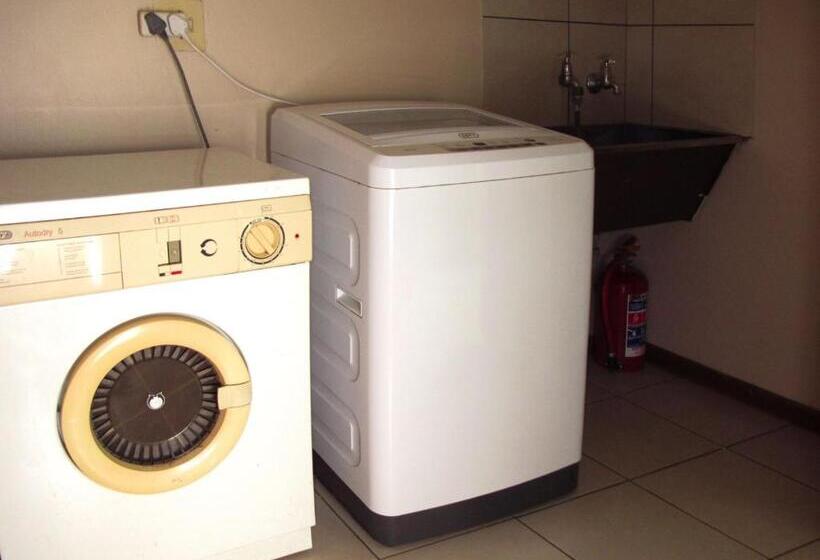 חדר משפחתי חדר אמבטיה משותף, Sandy's Place