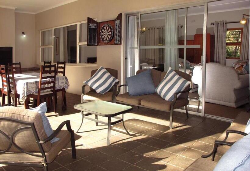 חדר משפחתי חדר אמבטיה משותף, Sandy's Place