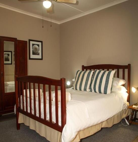 חדר אקונומי, Sandy's Place