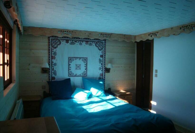 غرفة قياسية, Chambres D'hôtes Le Génépi