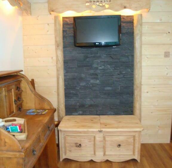 غرفة قياسية, Chambres D'hôtes Le Génépi