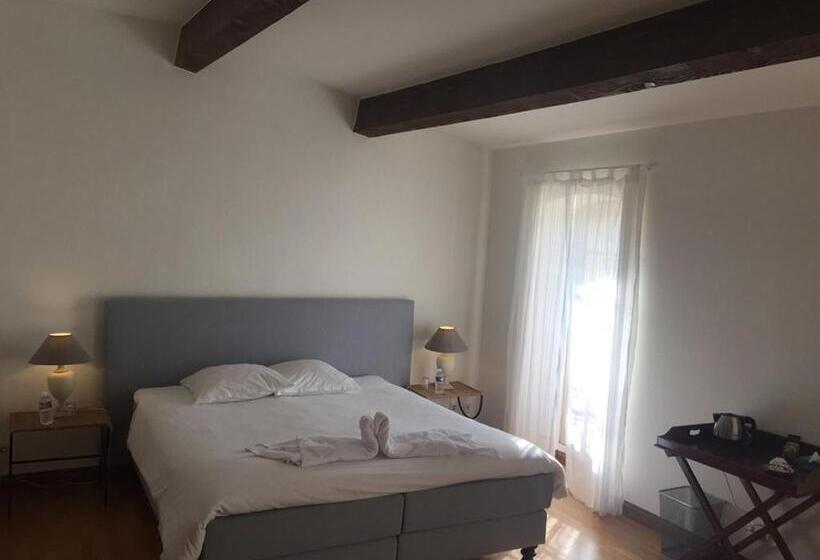 デラックストリプルルーム, Le Jardin D Homps