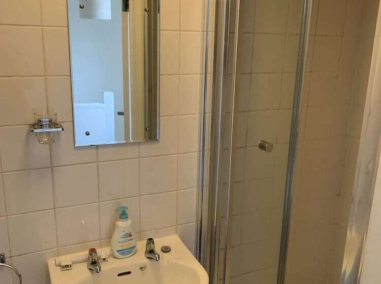 スタンダードルーム, The Cromwell Arms Inn