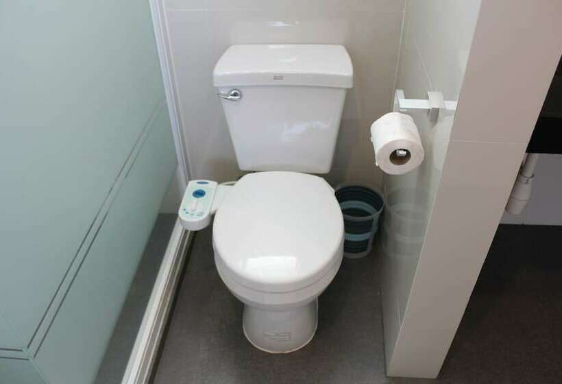 סטודיו דלוקס, Be Ing Suites